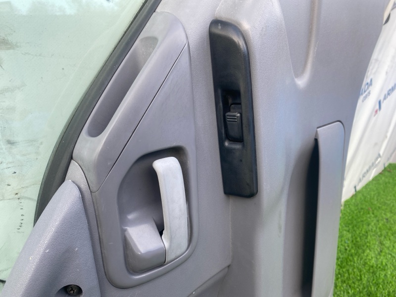 Дверь передняя левая Elf 2005 LKR81 4HL1 Дверь передняя левая Elf 2005 LKR81 4HL1