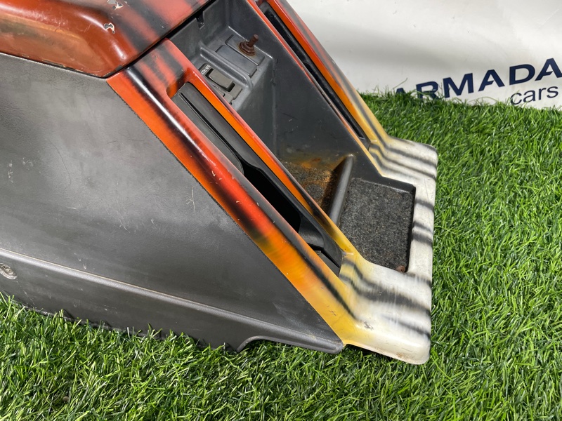 Бардачок между сиденьями Safari 1989 VRGY60 TD42