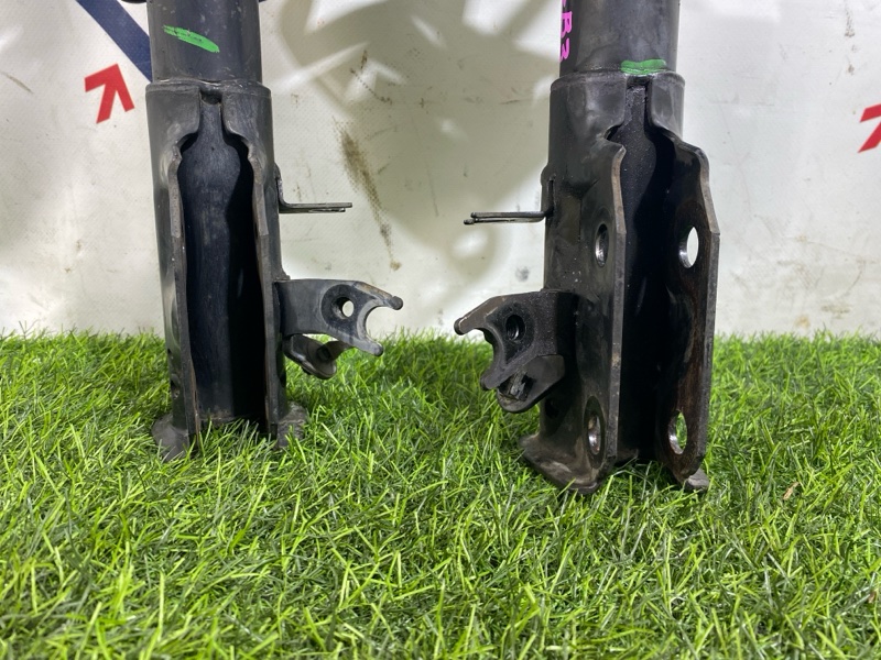 Стойка передняя Freed 2010 GB3 L15A