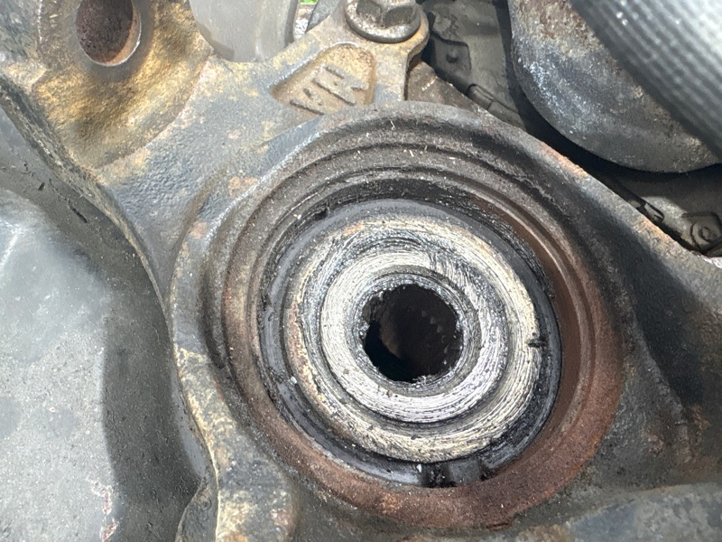 Ступица в сборе передняя STREAM 2009 RN6 R18A