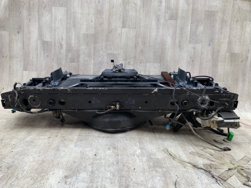 Рамка радиатора YUKON 2002 GMT830