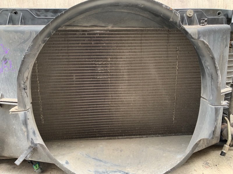 Рамка радиатора YUKON 2002 GMT830