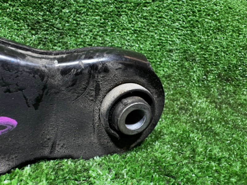 Рычаг задний правый V40 MV B4164T Рычаг задний правый V40 MV B4164T