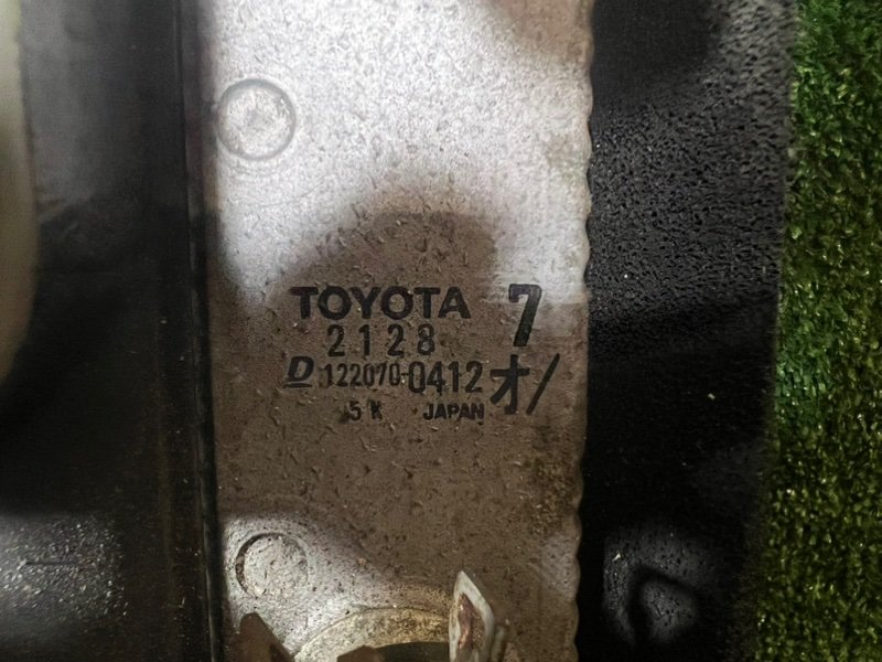 Радиатор основной для TOYOTA PRIUS NHW20 1NZ-FXE 11 ракурс Радиатор основной для TOYOTA PRIUS NHW20 1NZ-FXE 11 ракурс
