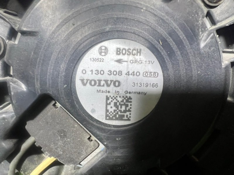 Диффузор радиатора для VOLVO V40 MV, 31319166, 31319166 6 ракурс Диффузор радиатора для VOLVO V40 MV, 31319166, 31319166 6 ракурс