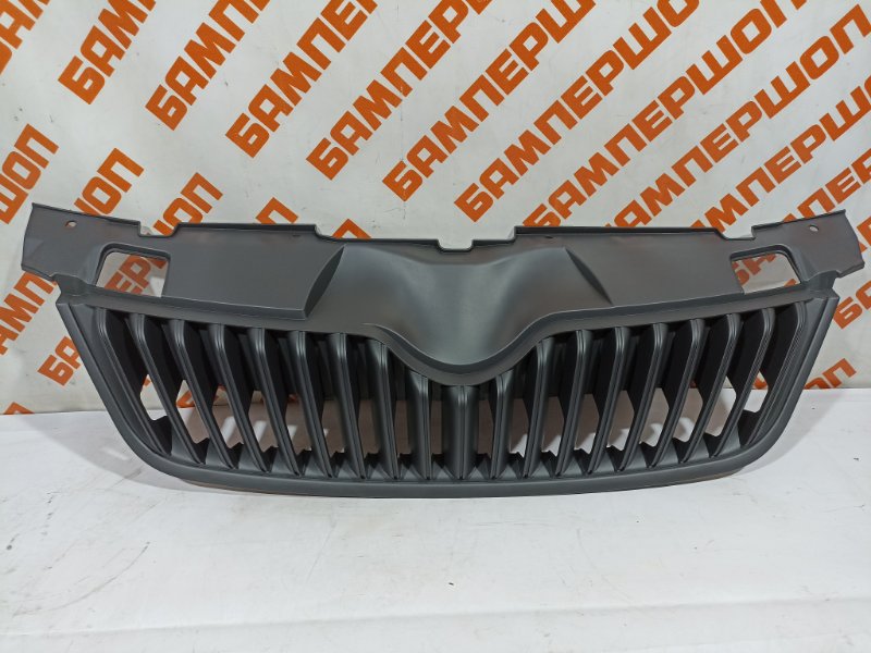Решетка радиатора SKODA FABIA 2 2007-2014 5J0853668B9B9 новая