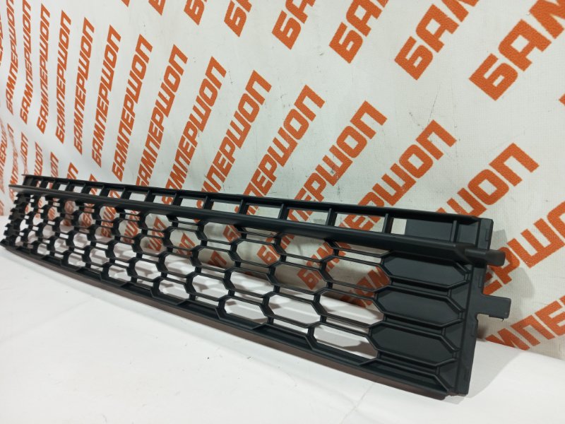 Решетка бампера центральная Rapid