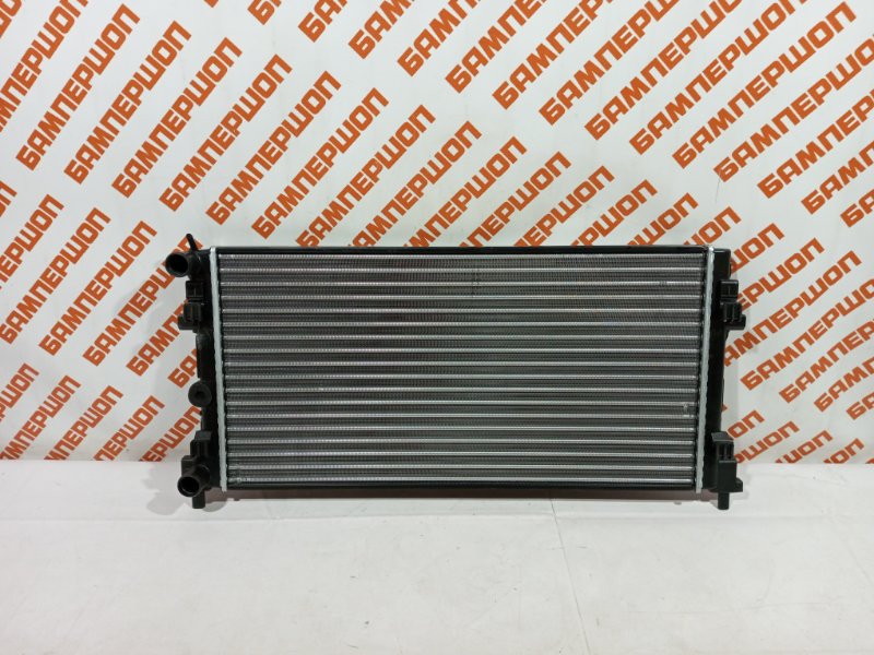 Радиатор охлаждения SKODA Rapid 6R0121253A новая