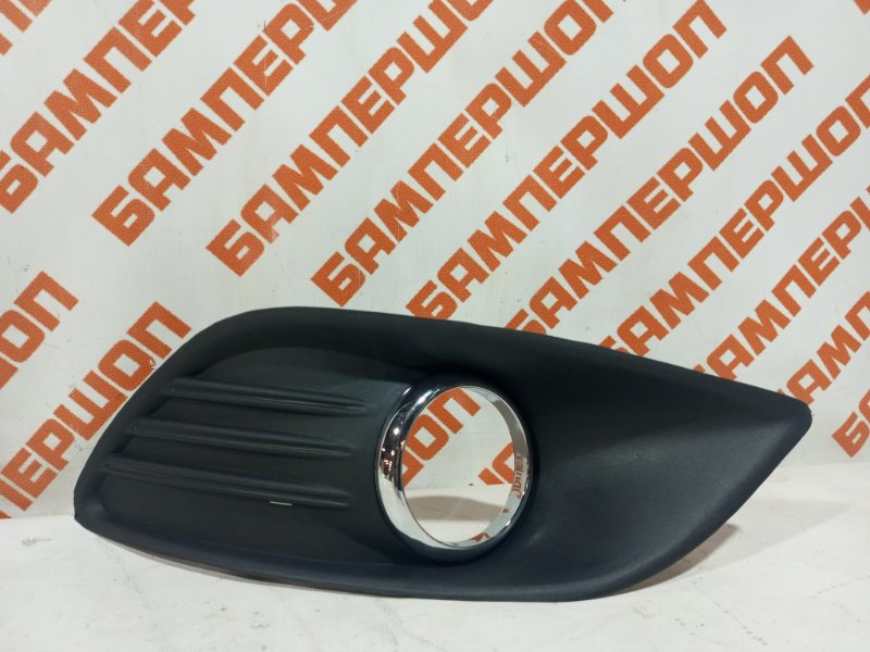Рамка противотуманной фары правая FORD FOCUS 2 (2008-2011) 1528560 новая