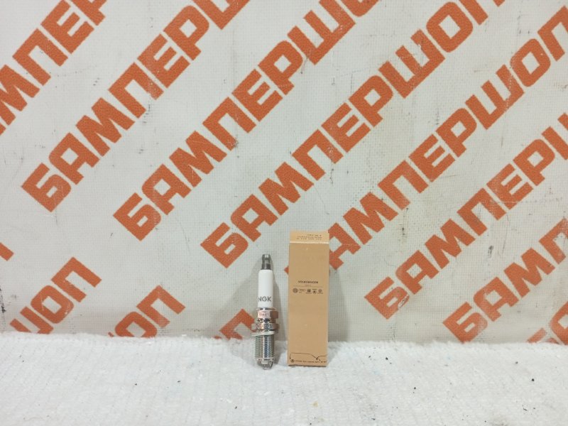 Свеча зажигания VOLKSWAGEN 101905611G новая