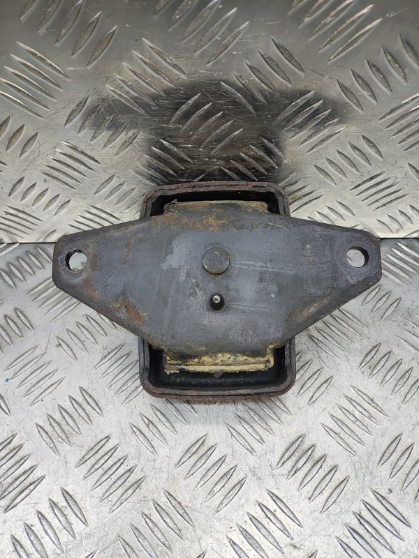 Подушка двигателя GX470 2009 2UZFE Подушка двигателя GX470 2009 2UZFE