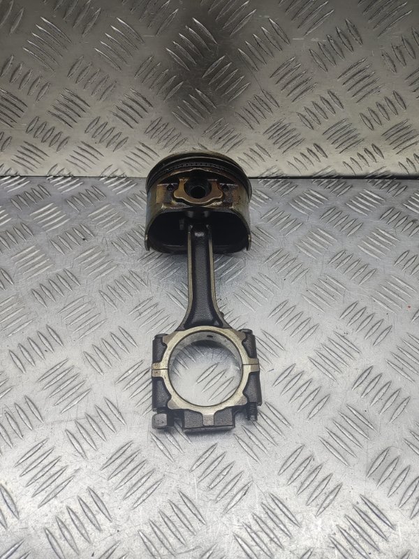 Поршень шатун Mitsubishi Pajero 2 K76T 6G72 MD096043 контрактная