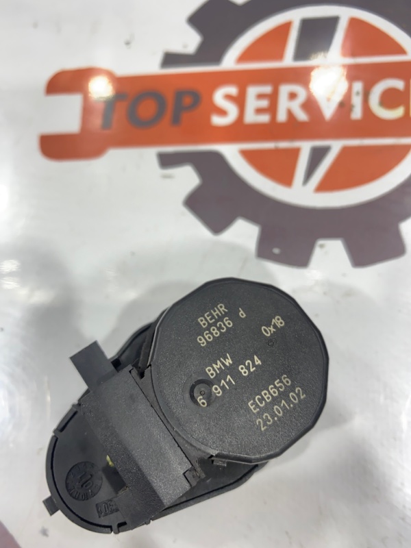 Сервопривод заслонки печки 7-Series 2002 E65 N62B44a