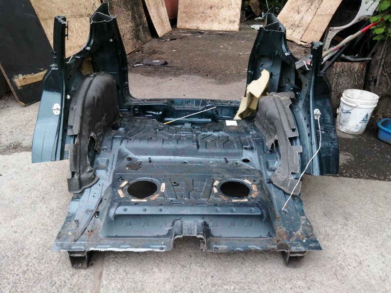 Rear cut Porsche Cayenne 955