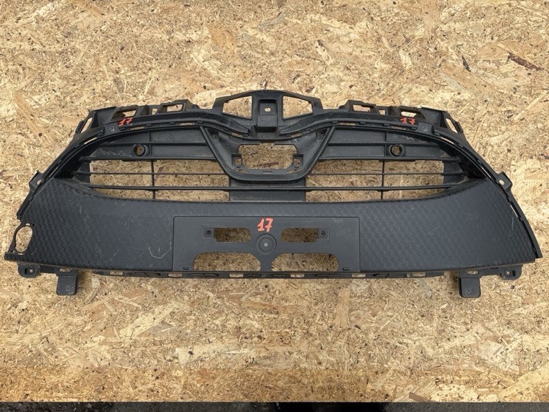 Решетка бампера передняя TOYOTA YARIS KSP210 53101-K0090 контрактная
