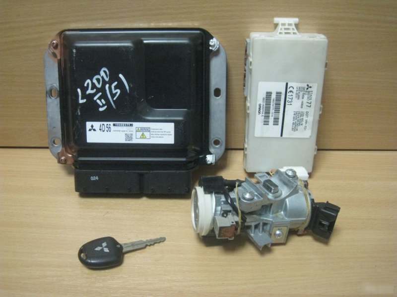 Блок управления электронный ЭБУ Mitsubishi L200 1860B579 Б/У