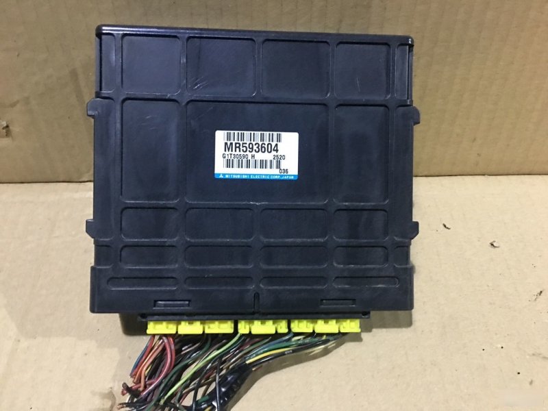 Блок управления электронный ЭБУ Pajero 3.2TD