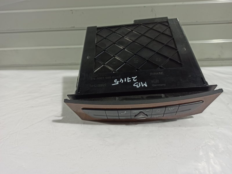 Блок кнопок W211 E-Class 2002 - 2009 Седан Блок кнопок W211 E-Class 2002 - 2009 Седан