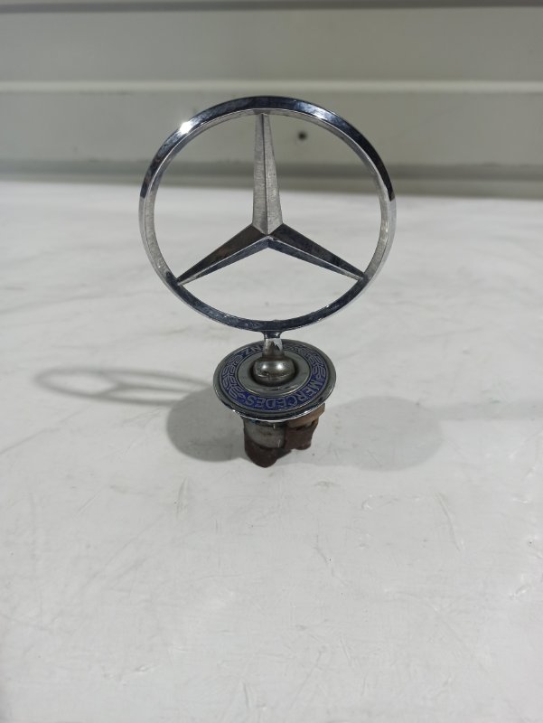 Эмблема Mercedes W211 E-Class 2002 - 2009 Седан 2108800186 Б/У