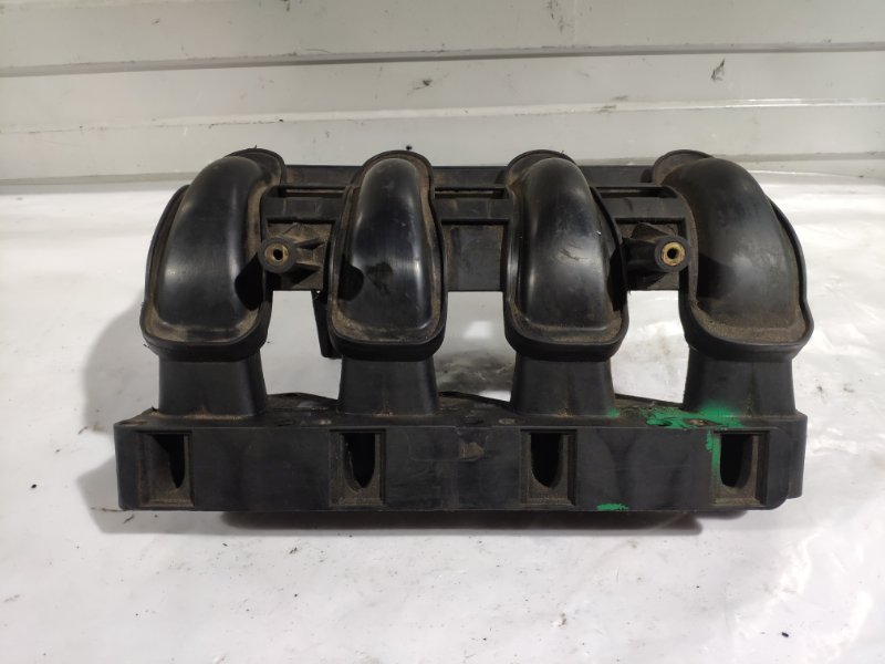 Впускной коллектор Mercedes Vito W638 1996 -2002 6110900637 Б/У