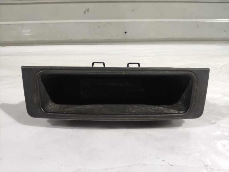 Ящик консоли W203 C-Class 2000 - 2008 Ящик консоли W203 C-Class 2000 - 2008