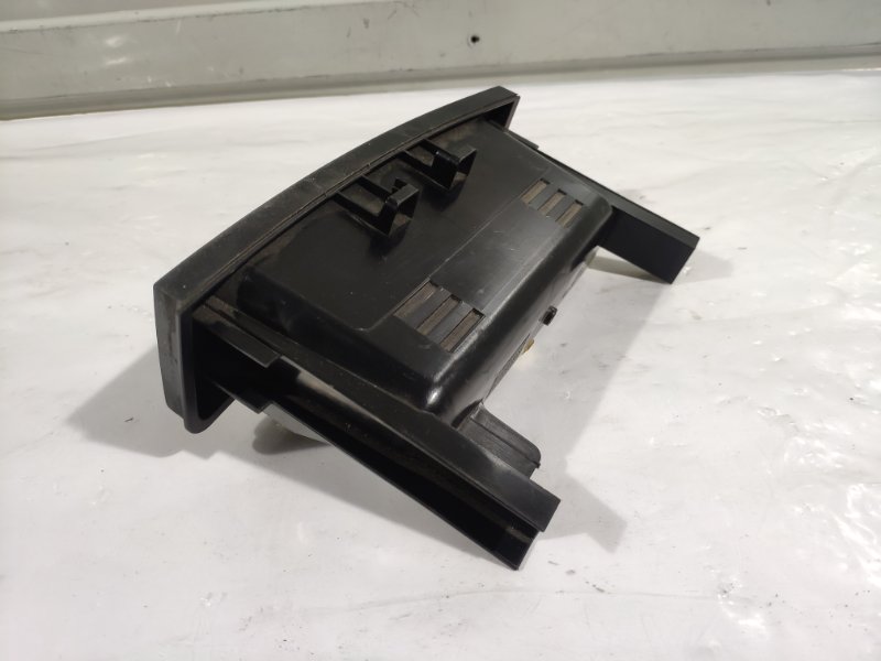 Ящик консоли W203 C-Class 2000 - 2008 Ящик консоли W203 C-Class 2000 - 2008