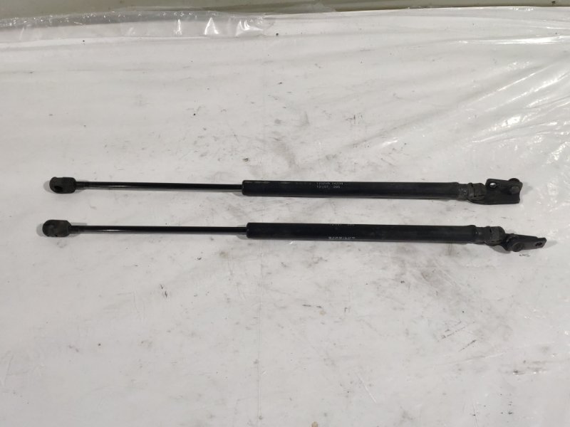 Амортизатор крышки багажника Mitsubishi Outlander XL CW 2006-2012 5802A007 Б/У