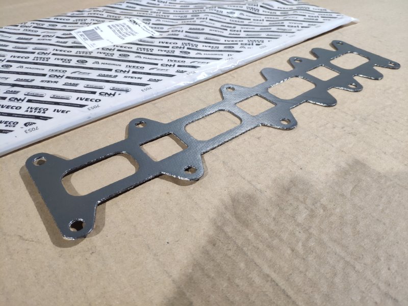 Прокладка выпускного коллектора FIAT / IVECO / UAZ Ducato / Daily / Patriot 244 / 250 2.3 JTD Прокладка выпускного коллектора FIAT / IVECO / UAZ Ducato / Daily / Patriot 244 / 250 2.3 JTD