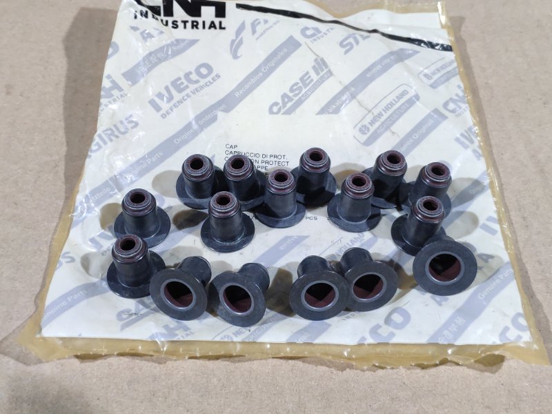 Колпачок маслосъемный Citroen Iveco Fiat Peugeot 500395378 новая