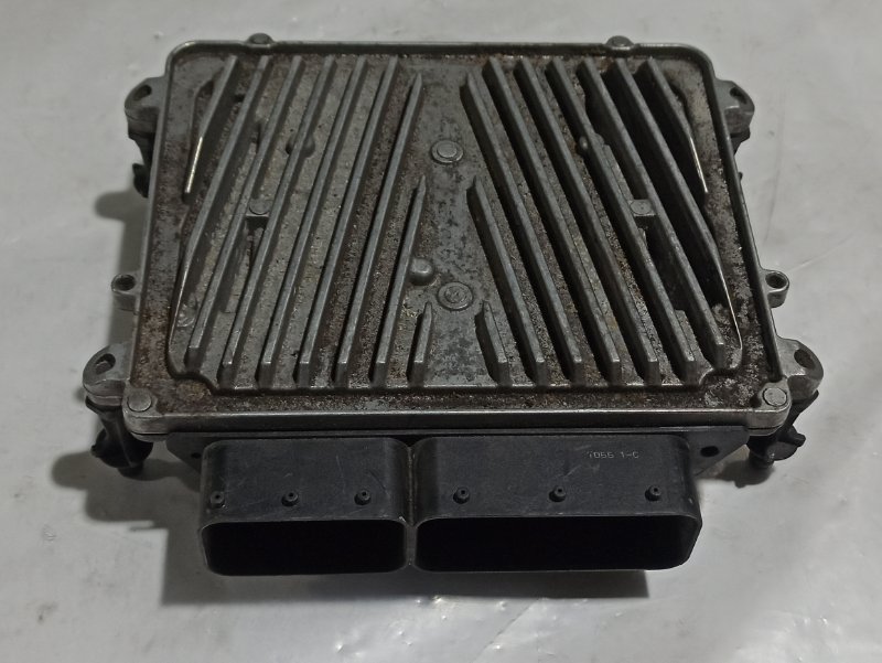 Блок управления ДВС ЭБУ C200 W203