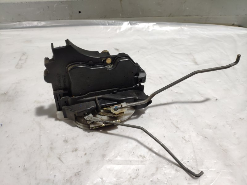 Замок двери передний правый Mitsubishi Lancer 9 CS 2003 - 2008 MN159930 Б/У