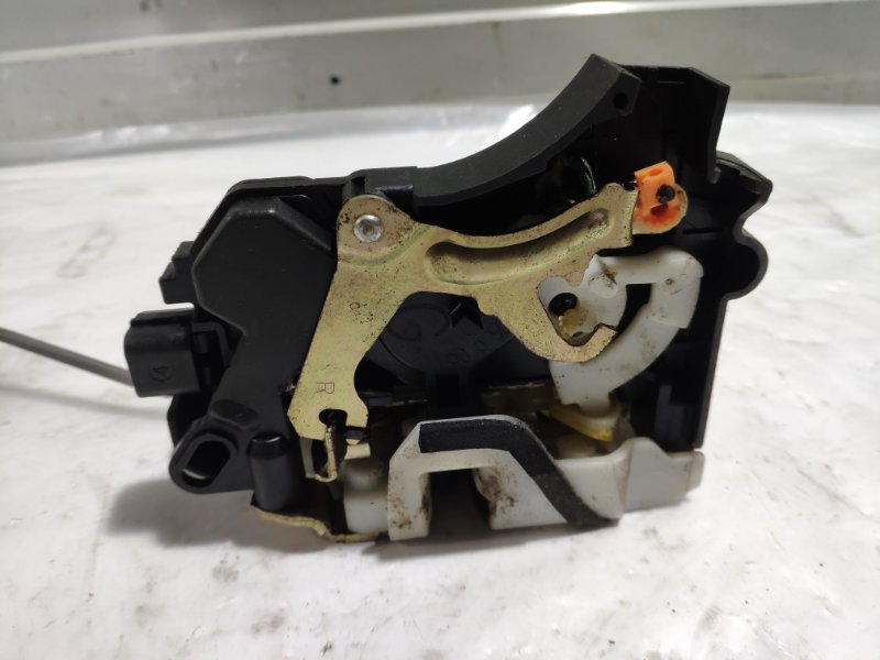 Замок двери передний правый Mitsubishi Lancer 9 CS