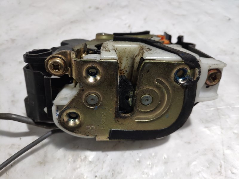 Замок двери передний правый Lancer 9 CS 2003 - 2008