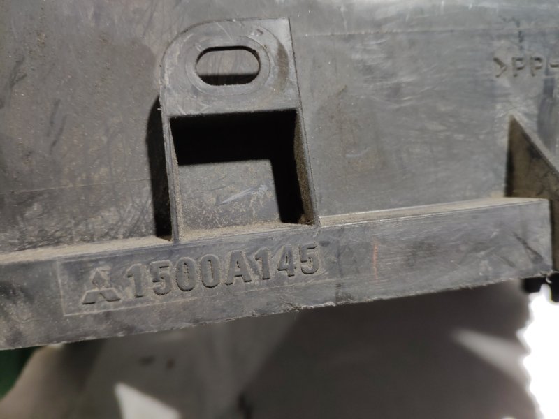 Корпус воздушного фильтра Outlander XL CW 2006-2012 2.0 TDI BSY