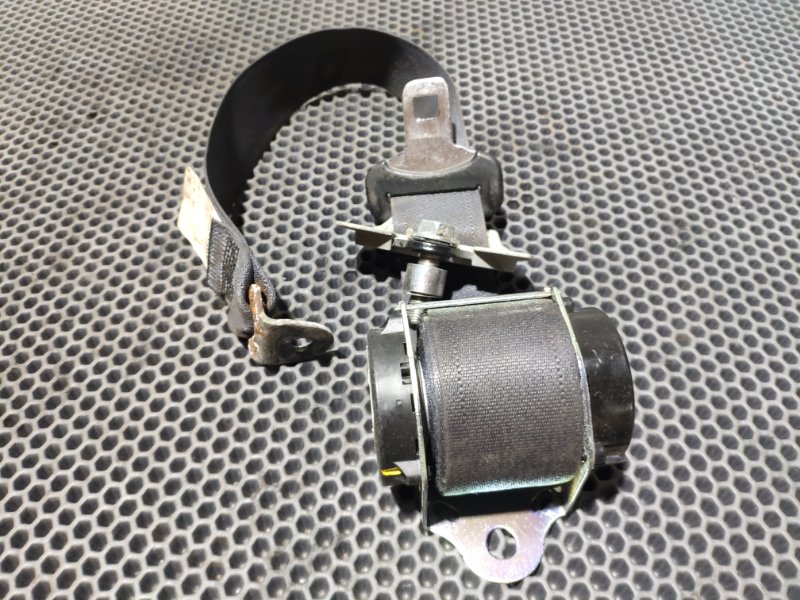 Ремень безопасности с пиропатроном задний Outlander XL CW 2006-2012 2.0 TDI BSY