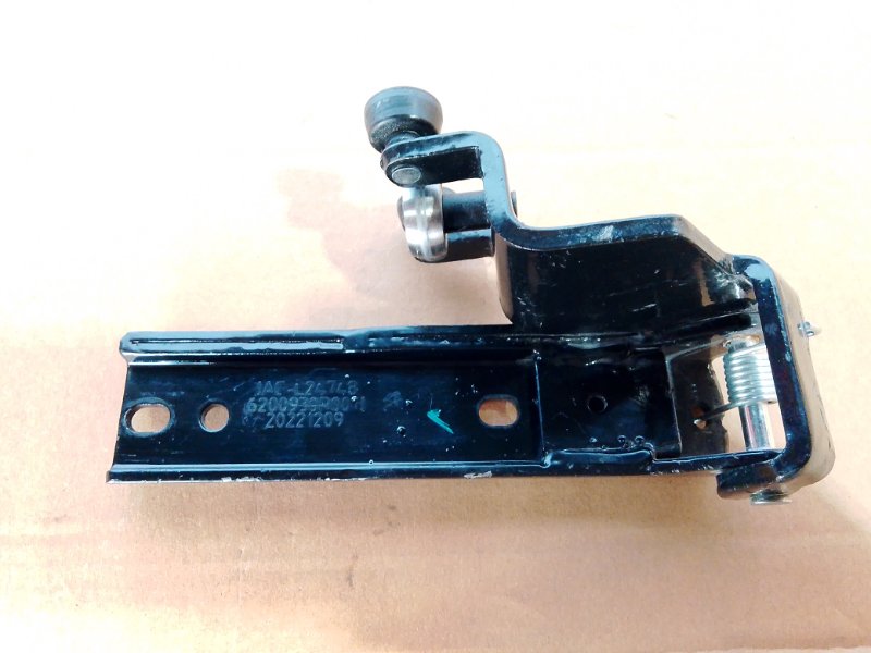 Каретка сдвижной двери средняя JAC N25/N35 2021 N35 6200930R0011 Б/У