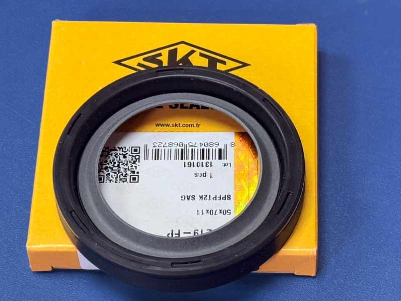 Сальник коленвала передний Iveco Daily 2002 - 3.0 HDI 046219-FP новая