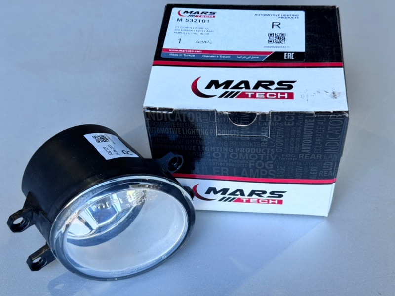 Фара противотуманная правая Toyota Lexus Auris Avensis Corolla Verso Camry Rav4 Yaris 532101 новая