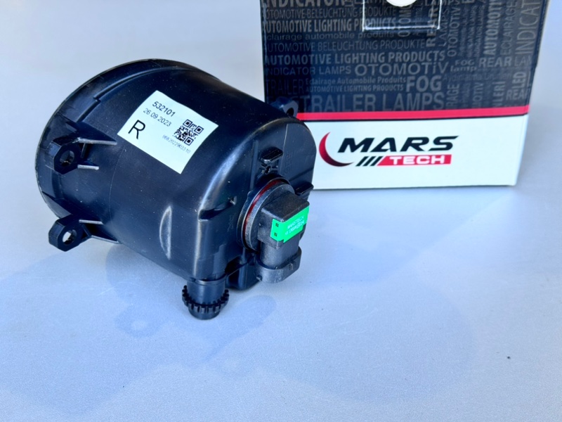 Фара противотуманная правая Auris Avensis Corolla Verso Camry Rav4 Yaris