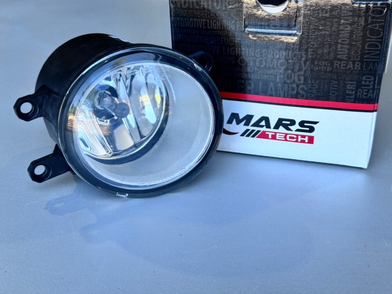 Фара противотуманная правая Auris Avensis Corolla Verso Camry Rav4 Yaris