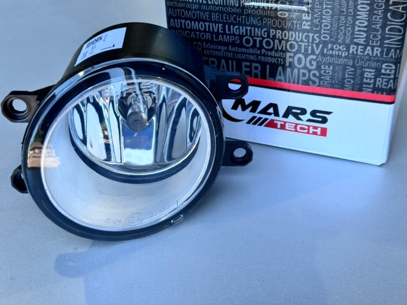 Фара противотуманная левая Toyota Lexus Auris Avensis Corolla Verso Camry Rav4 Yaris 532102 новая