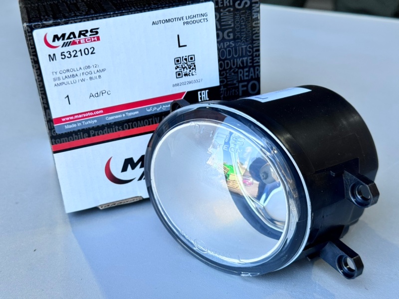 Фара противотуманная левая Toyota Lexus Auris Avensis Corolla Verso Camry Rav4 Yaris