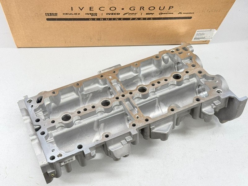 Крышка клапанная ГБЦ Ducato 244 250 2.3 JTD