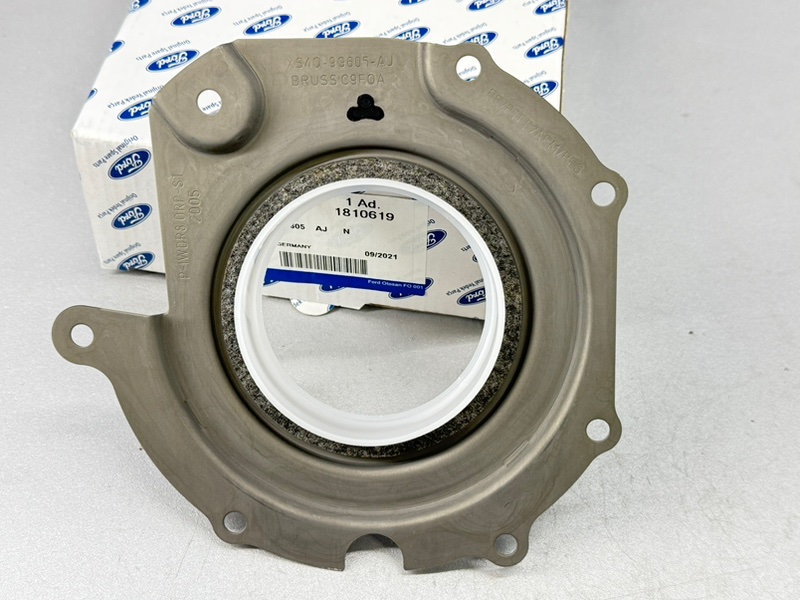 Сальник привода ТНВД Ford Transit Tourneo Connect 1.8 D 1810619 новая