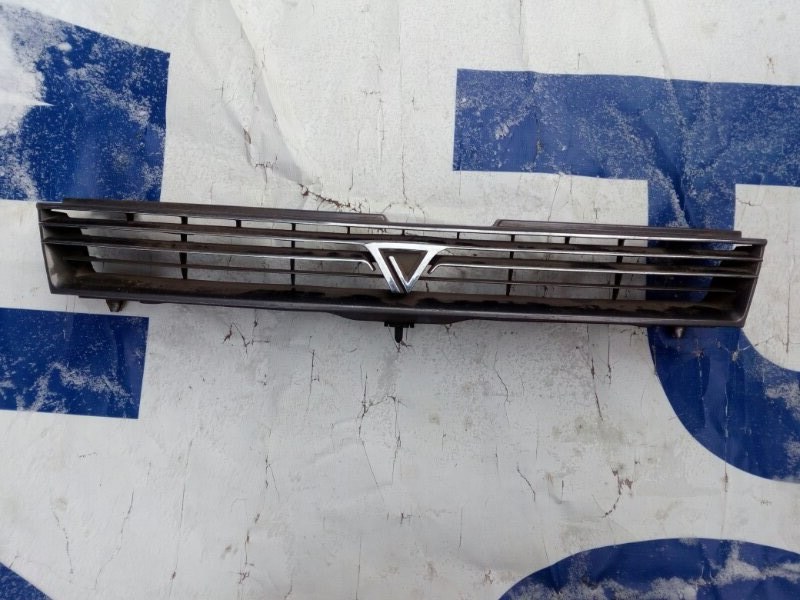 решетка радиатора TOYOTA VISTA SV32 3S-FE 1990-1994 4857