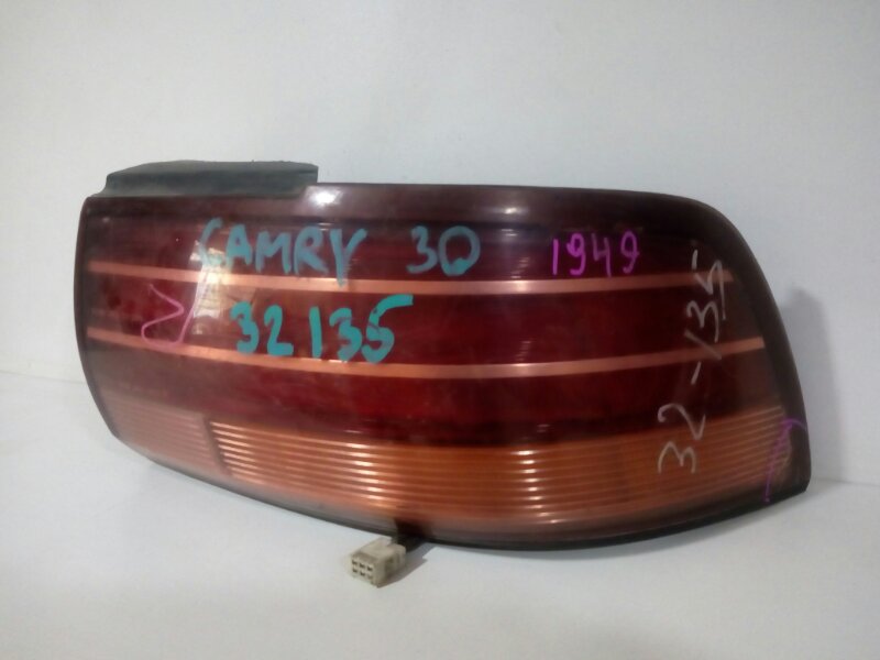 стоп-сигнал TOYOTA CAMRY SV30 4S-FE 1992-1994 правый 137336