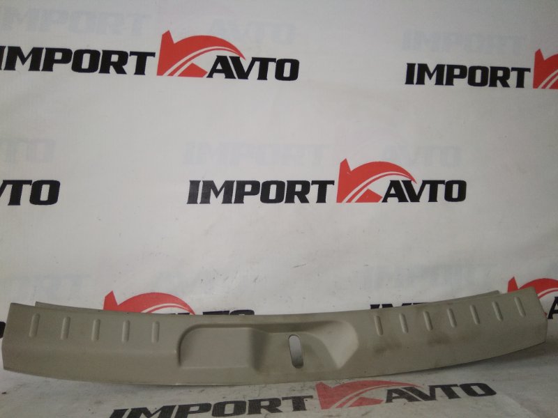 накладка замка багажника TOYOTA PASSO SETTE M502E 3SZ-VE 2008-2012 251602