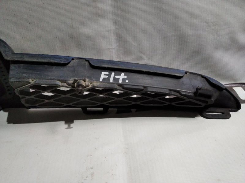 решетка радиатора HONDA FIT GD1 L13A 2001-2004 29075
