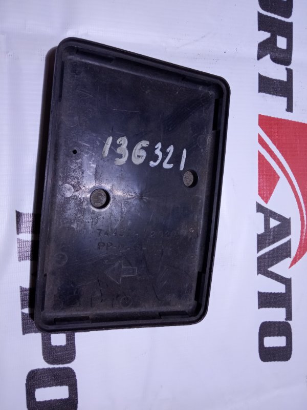 подставка под аккумулятор TOYOTA SPRINTER AE100 5A-FE 1991-1993 136321