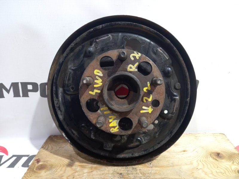 ступица TOYOTA RAV4 SXA11 3S-FE 1994-1997 задний правый 33641